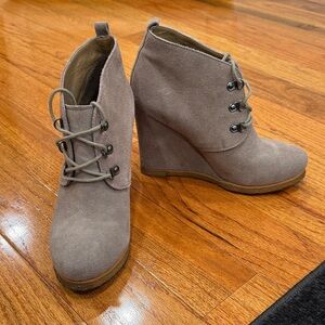 Steve Madden Women's Suede Wedge Boots - Taupe